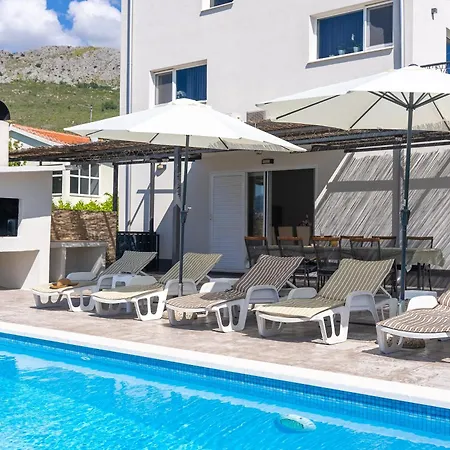 With Private Pool Near Split *